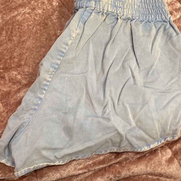 Feel like sofy shorts. Very comfy - Picture 3 of 3